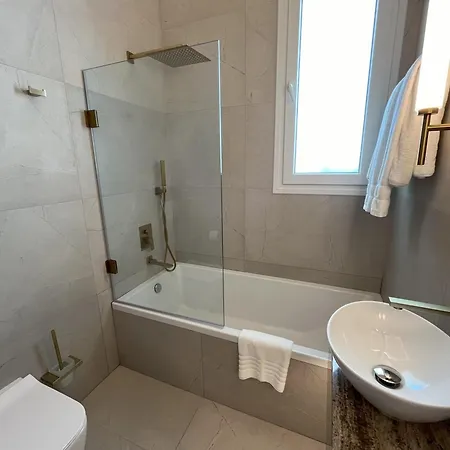 Olymp Luxury House - Ultra Luxury Beachfront With Rooftop Lounge Paphos