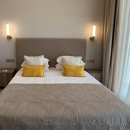 Olymp Luxury House - Ultra Luxury Beachfront With Rooftop Lounge Villa *