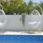 Villa Olymp Luxury House - Ultra Luxury Beachfront With Rooftop Lounge Paphos