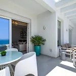Villa Olymp Luxury House - Ultra Luxury Beachfront With Rooftop Lounge Paphos
