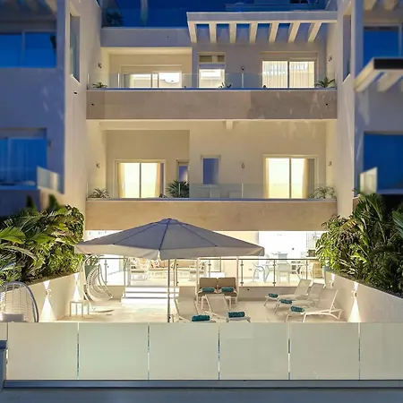 Olymp Luxury House - Ultra Luxury Beachfront With Rooftop Lounge Paphos