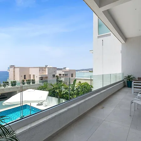Olymp Luxury House - Ultra Luxury Beachfront With Rooftop Lounge *