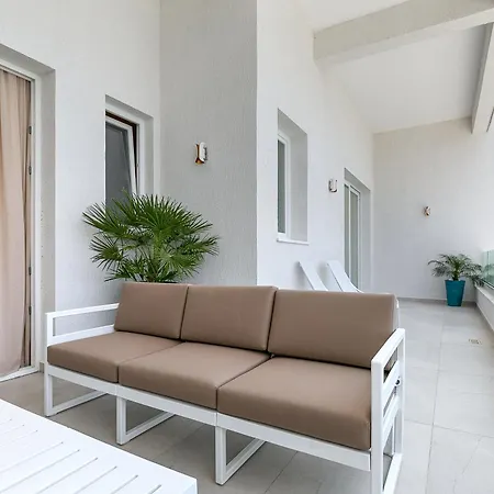 Olymp Luxury House - Ultra Luxury Beachfront With Rooftop Lounge Villa