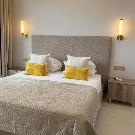Olymp Luxury House - Ultra Luxury Beachfront With Rooftop Lounge *